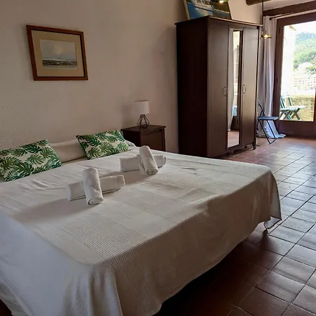 Casa Dentro Del Castillo De *